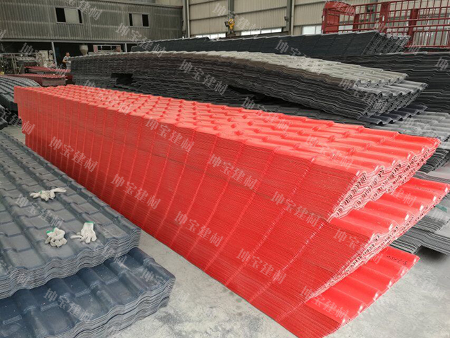 定制生產(chǎn)的1200平米大紅色樹(shù)脂瓦已出貨