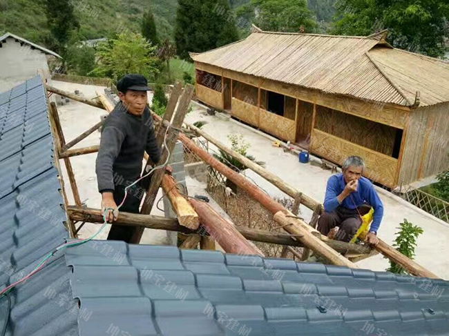 樹脂瓦安裝就這么簡(jiǎn)單,大爺都能施工,你還擔(dān)心啥?