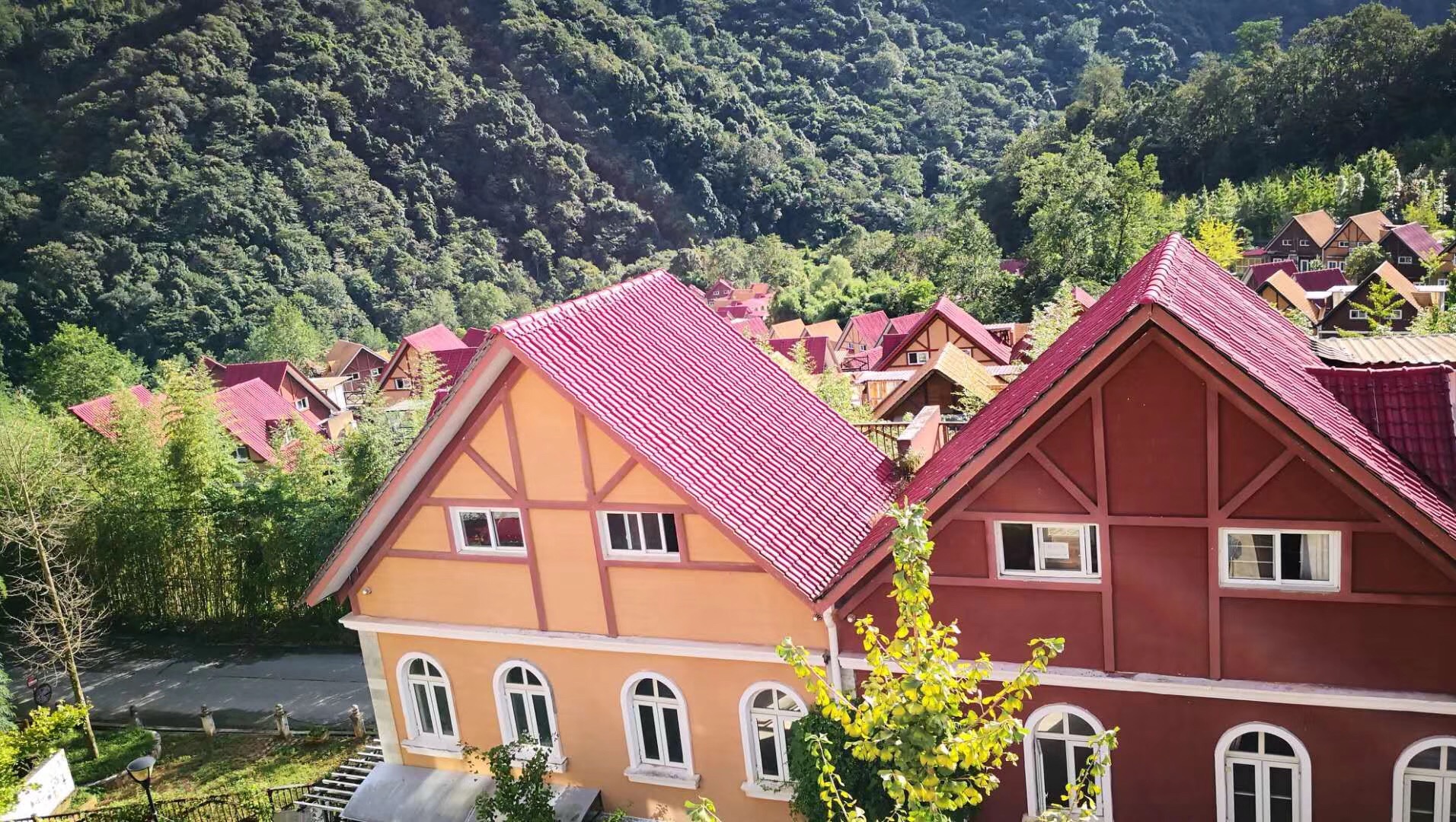 成都別墅屋面瓦的使用對瓦有什么要求?