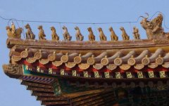 什么樣的動物蹲在古建筑的屋頂上?是樹脂做的?