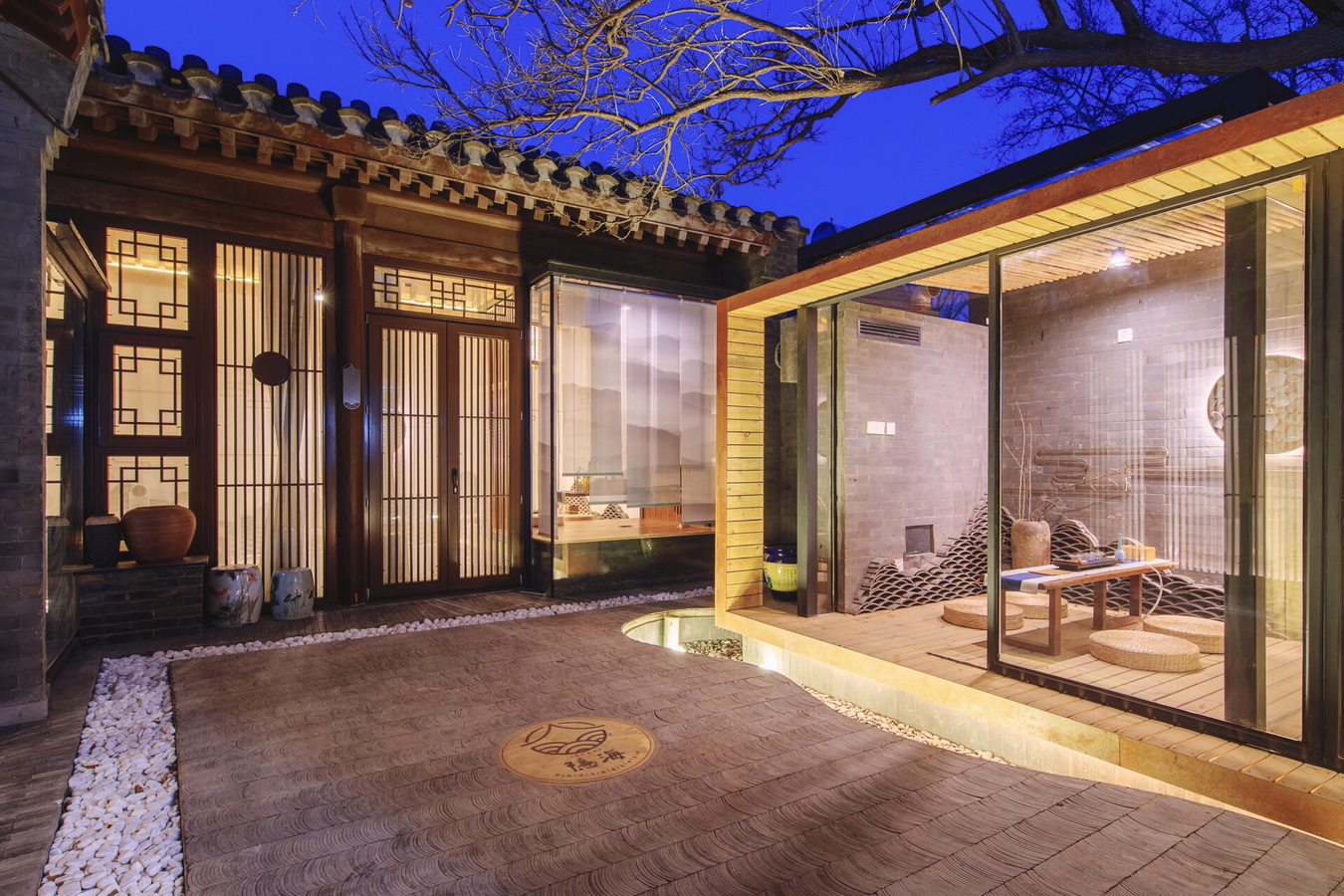 1550653499676237.jpg 調(diào)整大小 1_庭院夜景01-許小東.jpg