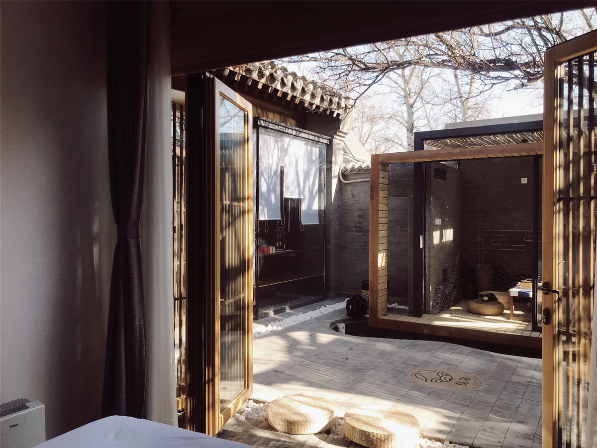 1550653142729499.jpg 調(diào)整大小 3_從西廂房望向庭院-沈楨.jpg