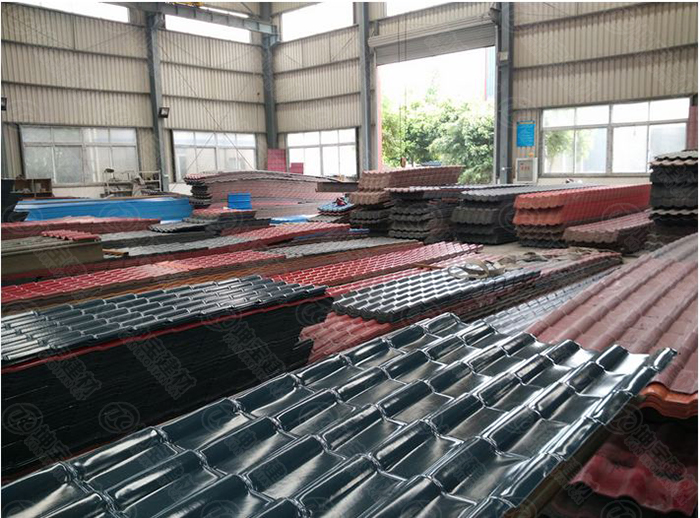 坤寶合成樹脂瓦主瓦生產(chǎn)車間