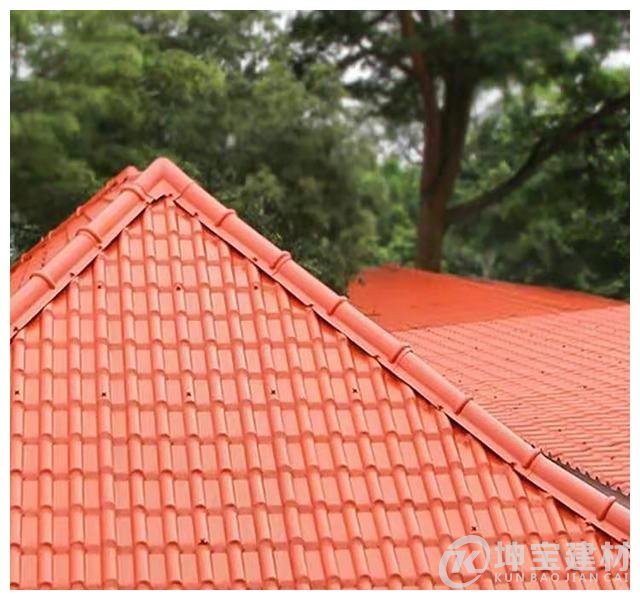 裝修屋頂選彩鋼瓦好還是合成樹(shù)脂瓦好？選對(duì)了直接節(jié)省幾千元