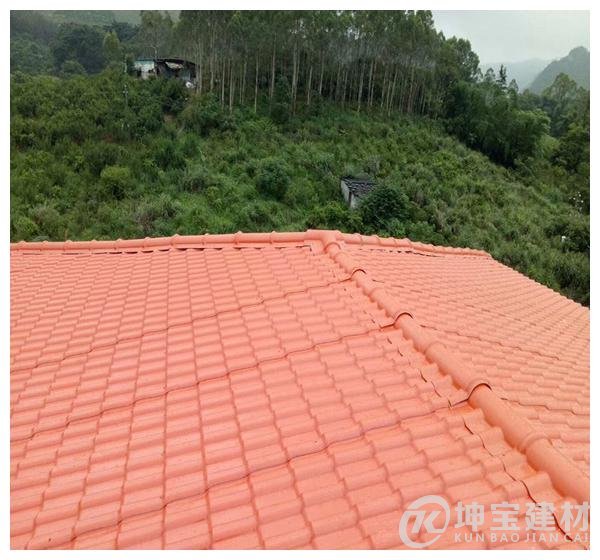 裝修屋頂選彩鋼瓦好還是合成樹(shù)脂瓦好？選對(duì)了直接節(jié)省幾千元